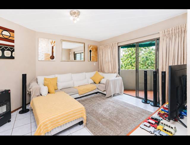 2 BEDROOM APARTMENT FOR SALE IN GLENVISTA